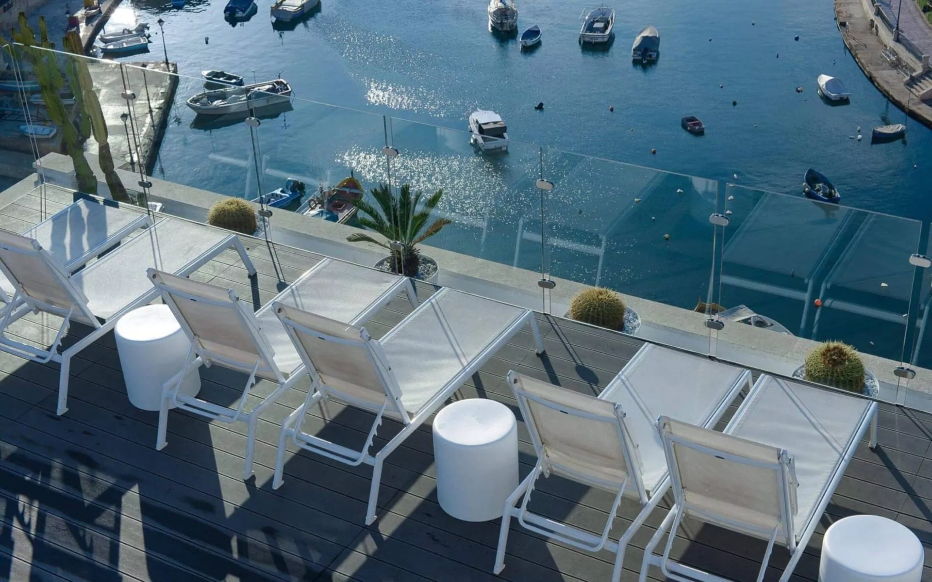 hotel-juliani-creative-archive-background