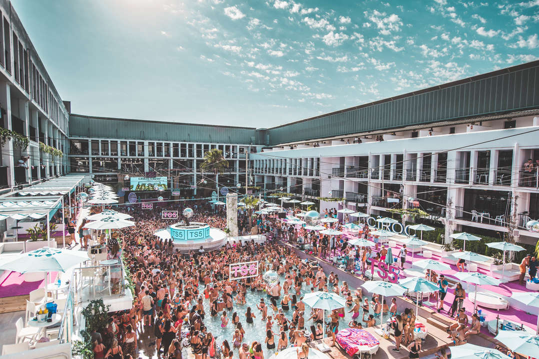 Venue-View-Room-Event-View