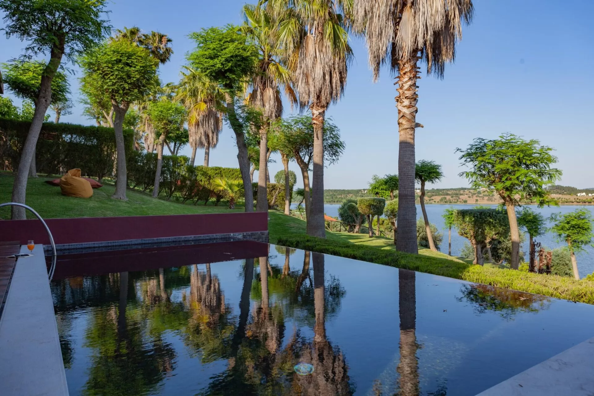 montargil-monte-novo-villa-v3-vista-lago-exterior-1-1920×1280