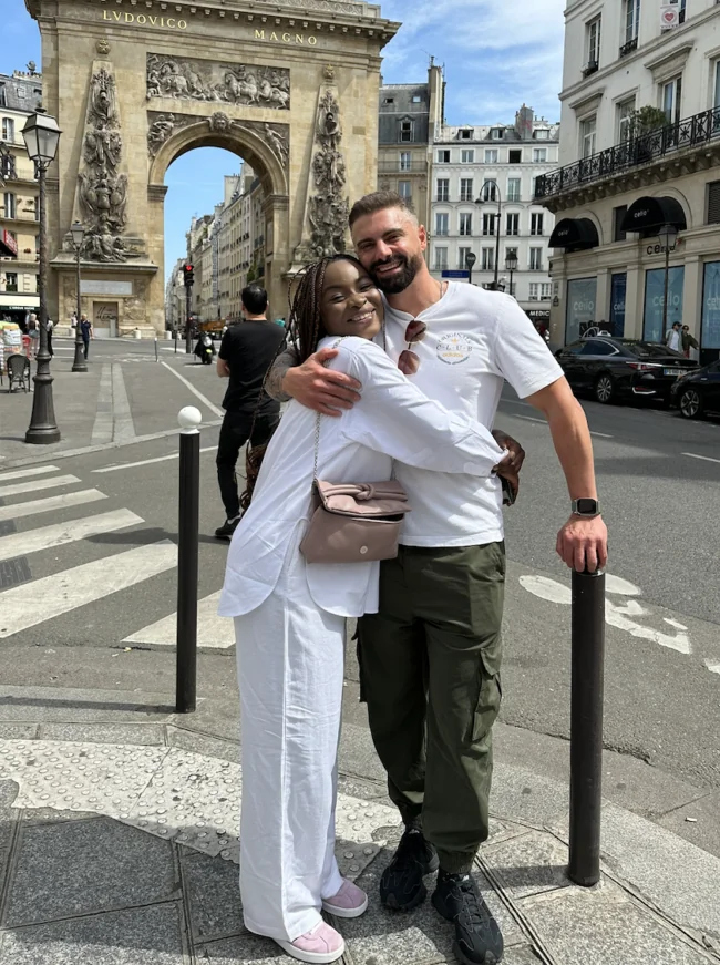 Image of Elizabeth and David in Paris Hugging